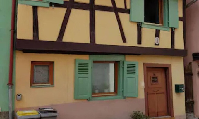 Barr House | 17th-century town house in the pretty town of Barr.