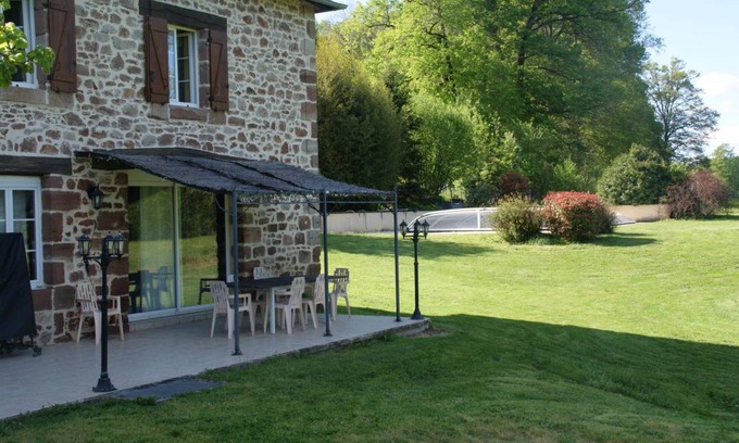 Saint-Bonnet-la-Riviere House | 180 m² Gîte ∙ 4 bedrooms ∙ 8 guests