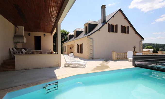 Chateau-Chinon Cottage | 180 m² Cabin ∙ 4 bedrooms ∙ 8 guests