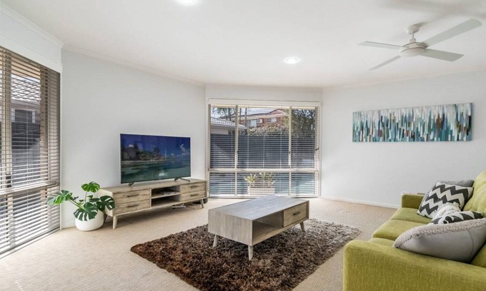 North Creek House | 180 m² House ∙ 2 bedrooms ∙ 4 guests