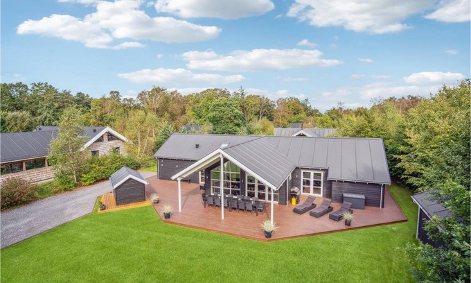 Grena Strand House | 180 m² House ∙ 5 bedrooms ∙ 14 guests