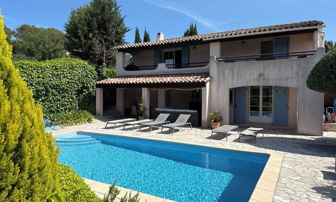 Bagnols-en-Foret Villa | 185m2 modern Provencal house, with swimmingpool in a quiet area - beautiful view