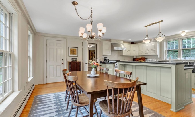 Whately Other | 18th century 3-bedroom renovated farmhouse in peaceful Whately with WiFi, AC