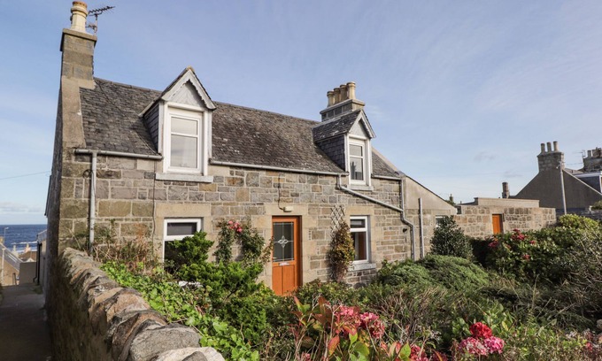 Banff House | 19 REIDHAVEN STREET, pet friendly, with a garden in Whitehills