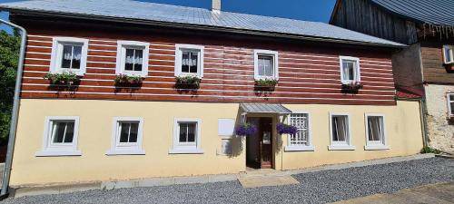Jiretin pod Jedlovou Apartment | 190 m² Serviced apartment ∙ 3 bedrooms ∙ 12 guests