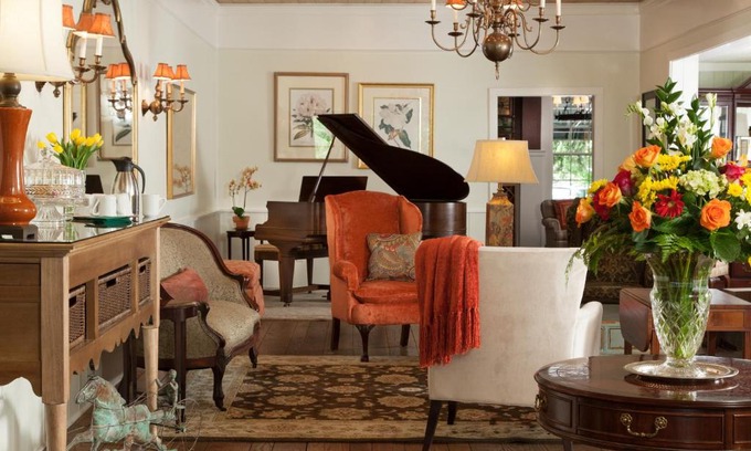 Lynn Hotel | 1906 Pine Crest Inn