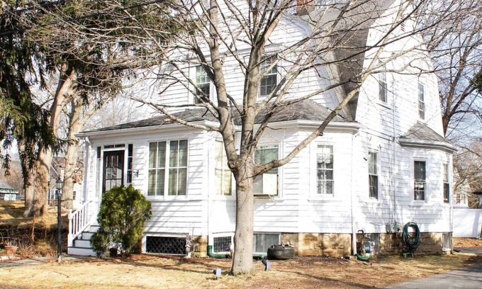 Dedham House | 1918 Family Home near Boston