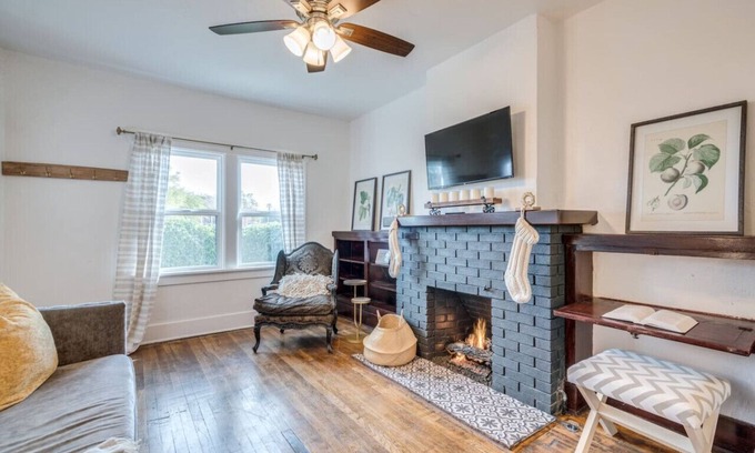 Tucson Villa | 1926 Historic Duplex/Near U of A/1 BR 1 BA