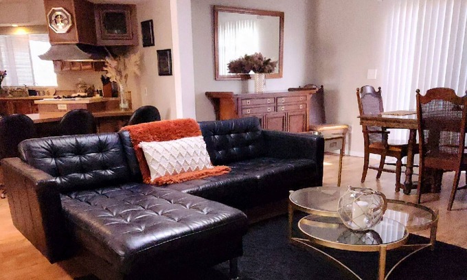 Holiday Shores House | 1970s Throwback Get-Away At The Colorado River