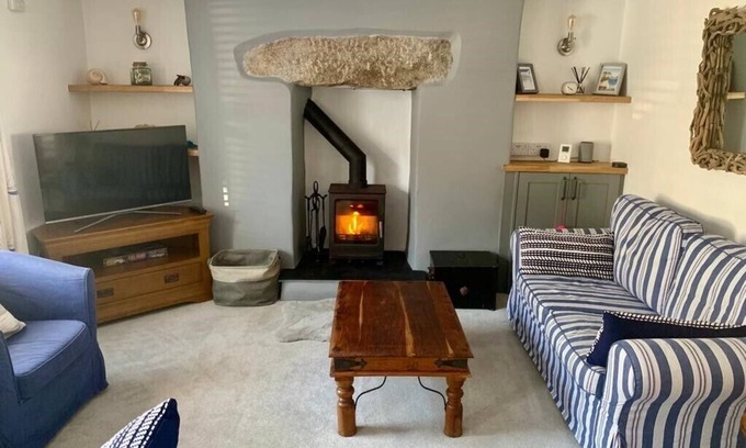 Porthleven Cottage | 19th Century Fisherman's Cottage close to Porthleven Harbour and beach