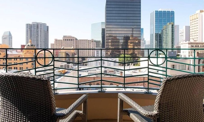 Gaslamp Quarter Condo | 1br Condo Gaslamp Quarter & Theme Parks!