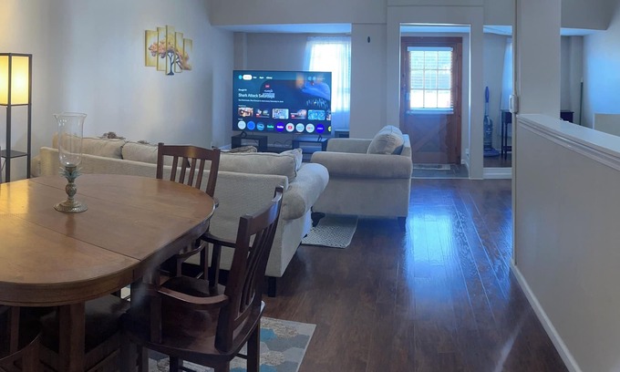 West End Apartment | 1st Class Rentals Munson Manor V located just a 1/2 mile from All Star Village