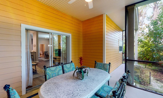 Bahama Bay Condo | 1st floor condo w/gym, restaurant, sauna, tennis court, limited-mobility access