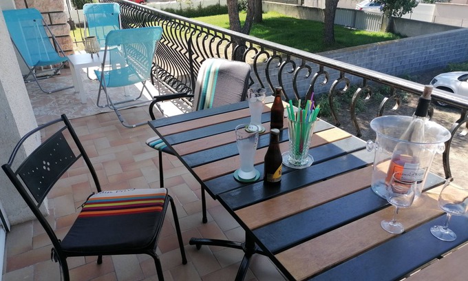 Le Grau-dʼAgde Apartment | 1ST FLOOR IN A CHARMING TOWN 180M FROM THE BEACH