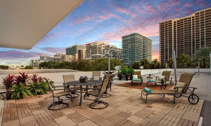 Bal Harbour Apartment | 2 +1 Bed 2 Bath PH Terrace unit - 1 Block from Beach W/Parking