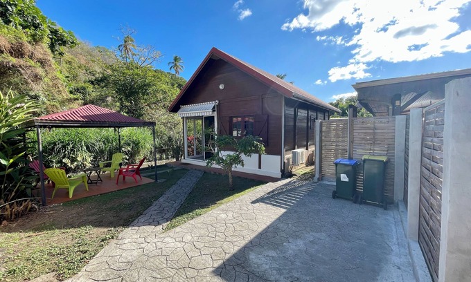 Le Carbet House | 2 air-conditioned bedrooms, 2 minutes from the beach, wifi, garden at Carbet .