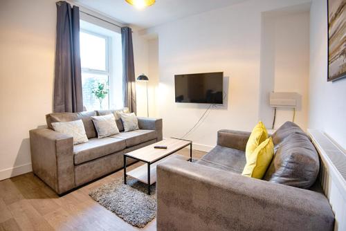 Port Talbot Apartment | 2 Bathrooms, 5 Bedrooms, Available Parking