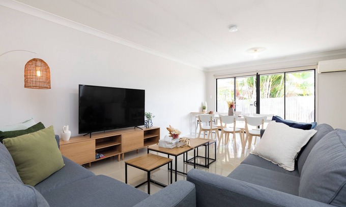 Acacia Ridge Apartment | 2 Bdr Apt! Kitchen! Undercover Parking! 6AS2