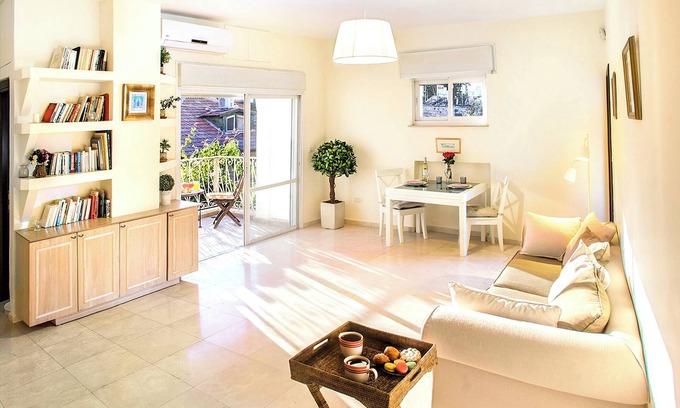Emek Refaim Apartment | 2 BDR with Balcony ► Best Location: German Colony - Shelter in the building