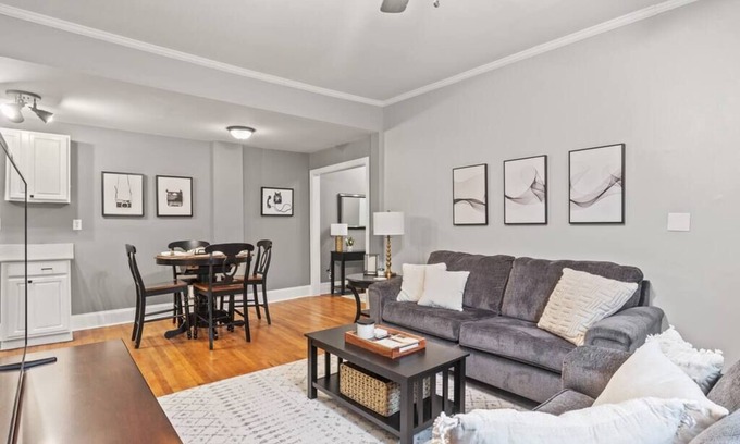 Southwest Raleigh Apartment | 2 bdrm/2 ba in historic downtown Raleigh!