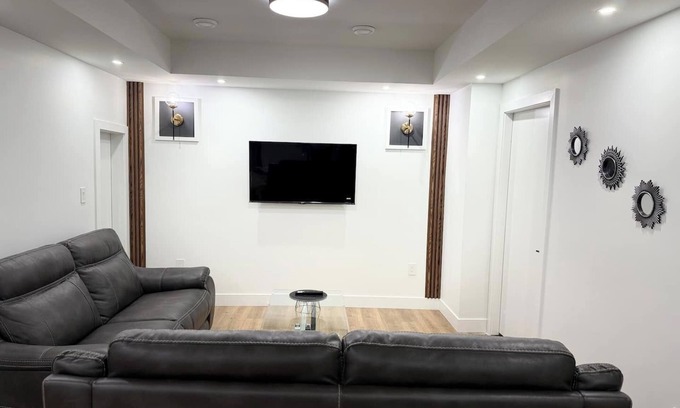 Beaumont Apartment | 2 Bdrm Legal Suite| Newly Built| 20 mins Airport