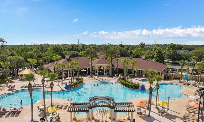 Windsor Hills Apartment | 2 bed 2 bath Condo First Floor Windsor Hills