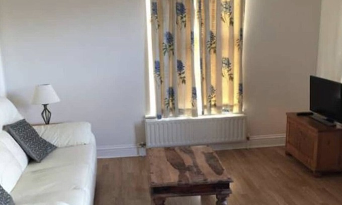 Abbey Apartment | 2 bed 2 bath Wimbledon apartment
