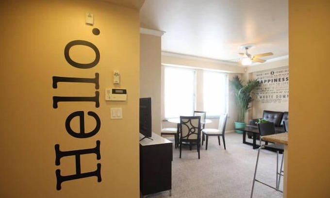 Anaheim Colony Historic District Apartment | 2 bed 2 bth Disneyland Fireworks