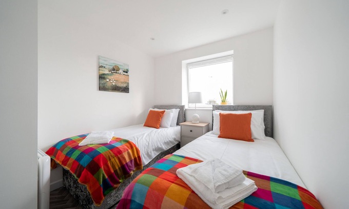 Central Aberdeen Apartment | 2 bed apartment minutes from beach