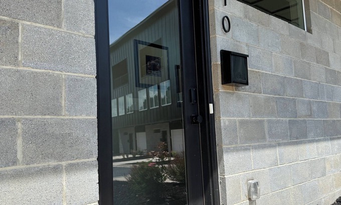 Easley House | 2 Bed - Bourbon Lovers Dream - Close to Clemson, Greenville, and Easley Silos