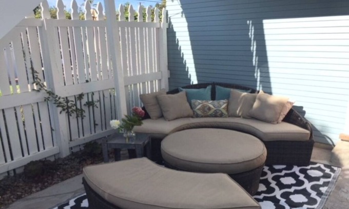 Ocean Park House | 2 bed Chic Santa Monica/Venice Beach. 8 min. walk to beach!