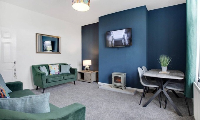 Durham House | 2 Bed Cottage with Garden & Stunning Field Views