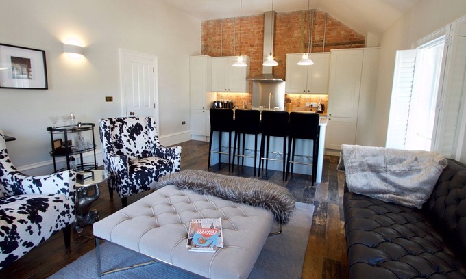 Stamford Apartment | 2 Bed Deluxe Apartment - Private Bathrooms