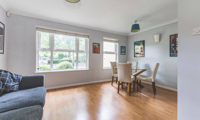 Southfield Apartment | 2-Bed Flat Free Parking Excellent Spot