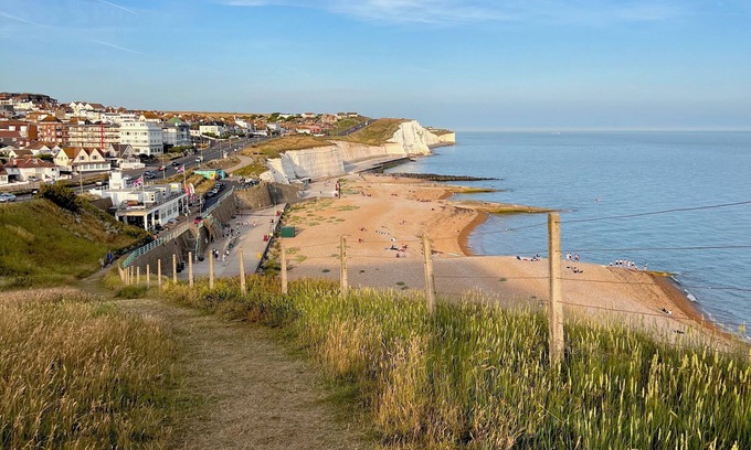 Rottingdean Apartment | 2-bed Flat: Serene Location, 5-min Walk to the Beach, Close to the South Downs!