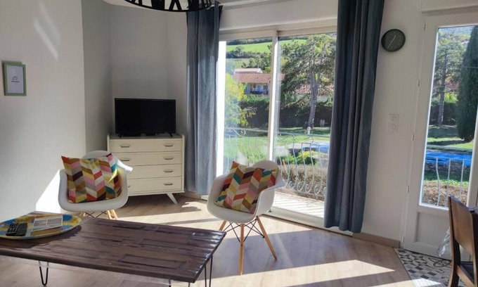 Saint-Georges-de-Luzencon Apartment | 2 Bedroom Apartment in Saint-Georges-de-Luzençon
