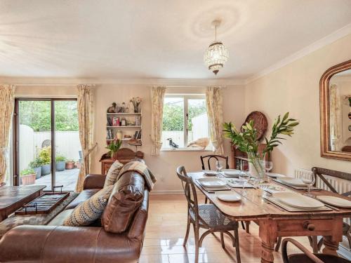 Narberth House | 2 Bed in Narberth 84026