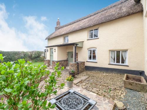 Chittlehampton House | 2 Bed in South Molton 86611