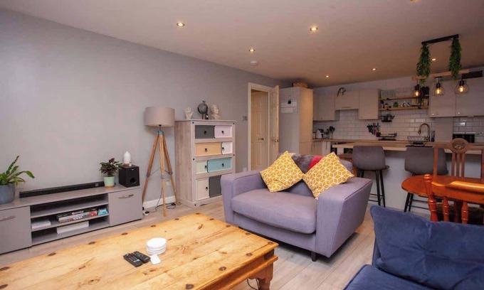 East End Apartment | 2 Bed Merchant City View Point