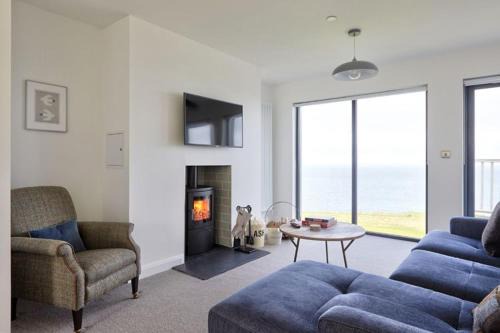 Pistyll House | 2 Bed Penthouse Apartment - 14
