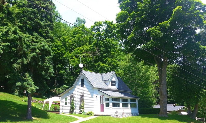 Port Albert Cottage | 2 bedroom Wiffen Cottage