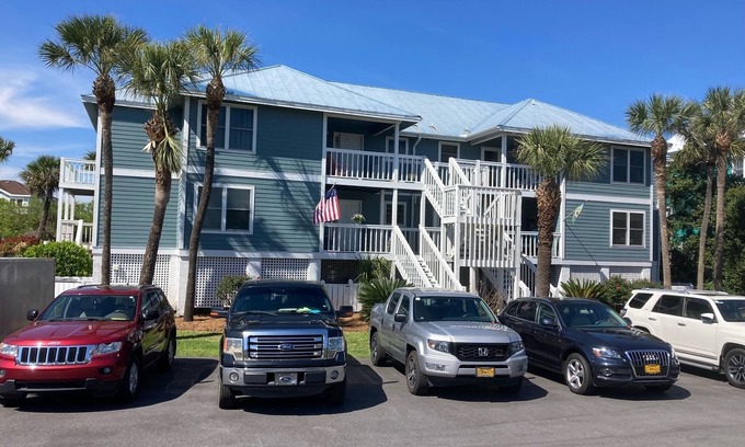 Beachwalk Villa | 2 bedroom, 2 bath Condo. Pet friendly.