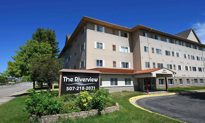 Downtown Apartment | 2 Bedroom 2 Bath Apartment Near Mayo, Park Free!