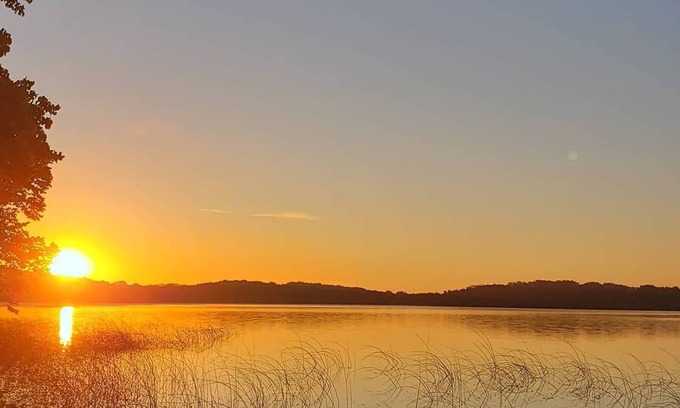 Frazee House | 2 bedroom 2 Bath House with detached garage on Beautiful Rose Lake!