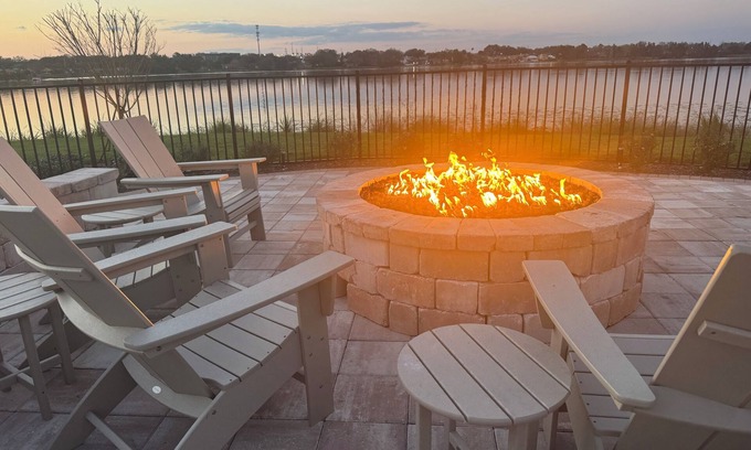 Winter Haven Apartment | 2-bedroom, 2-bath unit offers a family-friendly retreat just mins from LEGOLAND.