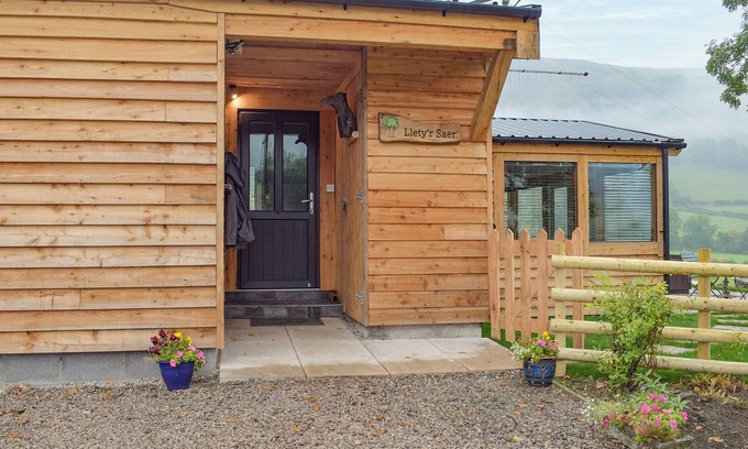 Pennant Melangell Cottage | 2 bedroom accommodation in Penybontfawr, near Llanfyllin