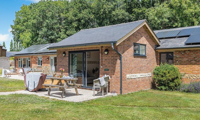 Woolland Cottage | 2 bedroom accommodation in Blandford Forum