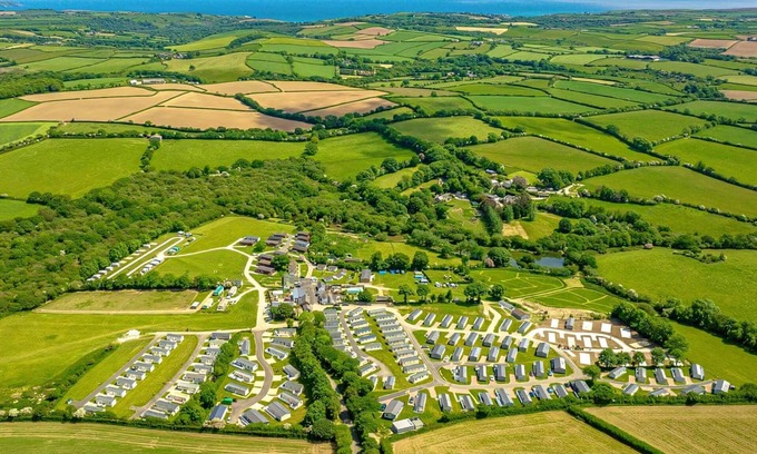 Hewas Water Ski Chalet | 2 bedroom accommodation in Nr St Austell