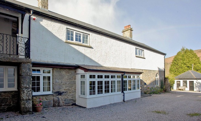 Newton Abbot Cottage | 2 bedroom accommodation in Widecombe-in-the-Moor, near Bovey Tracey