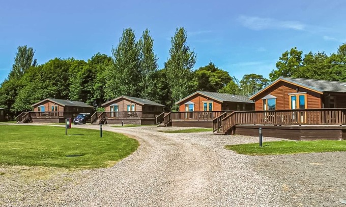 Blairgowrie Ski Chalet | 2 bedroom accommodation in Alyth, Perthshire